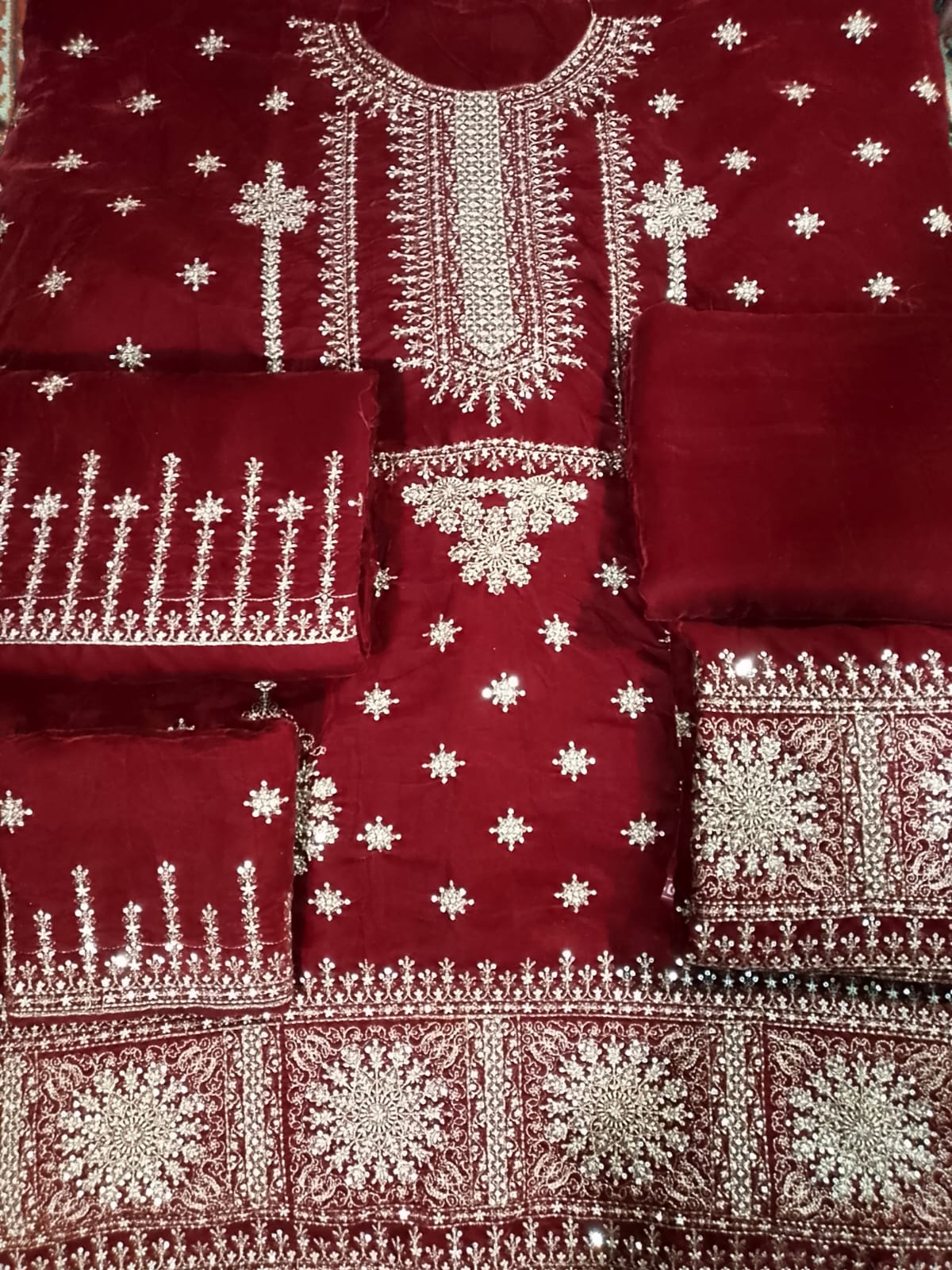 valvat Embroiderd